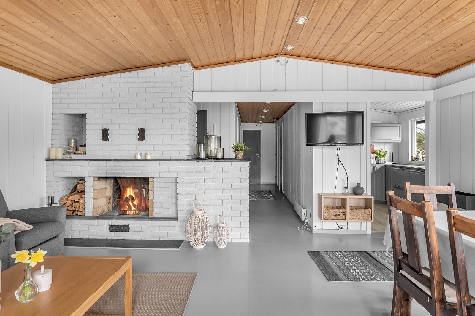 Koselig peis som bidrar til både hygge og varme når gradene synker Galleribilde