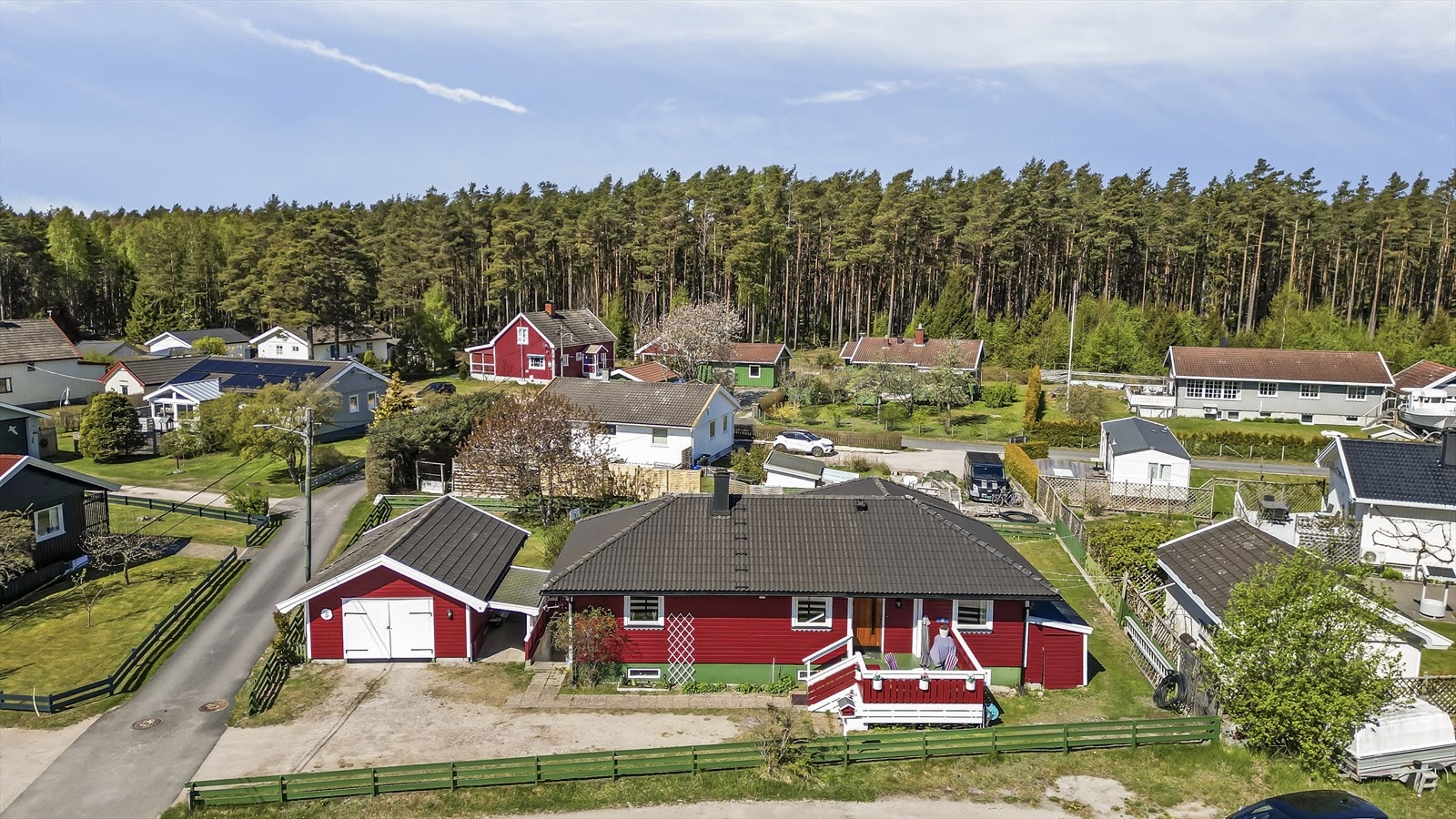 Dette er en familievennlig enebolig med en attraktiv og barnevennlig beliggenhet på Hvaler. Galleribilde