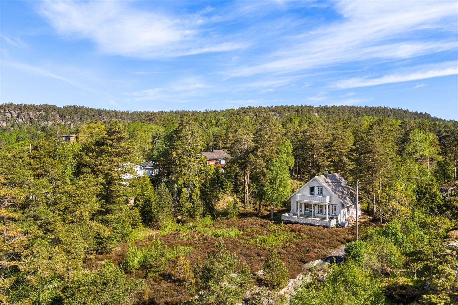 Den usjenerte beliggenheten gir en følelse av å være tett på naturen. Galleribilde