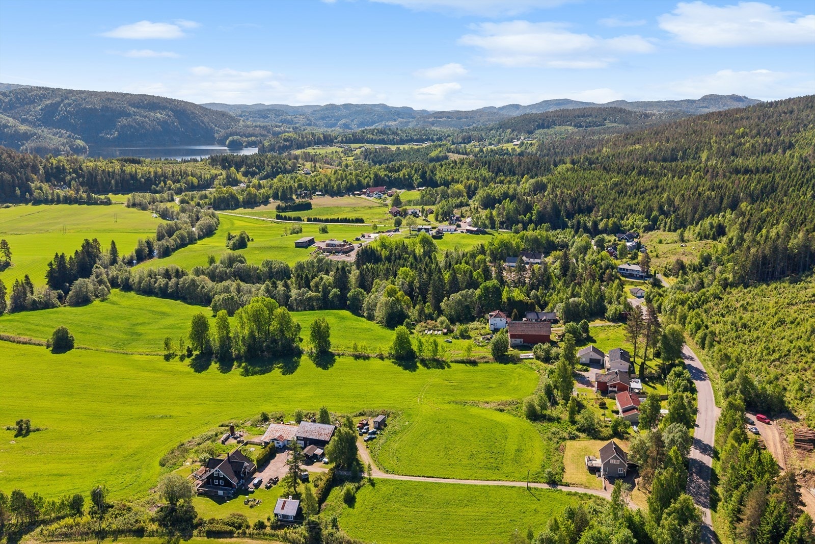 Beliggenheten er praktisk med kort vei til Siljan sentrum, og Skien er en kort kjøretur unna. Galleribilde