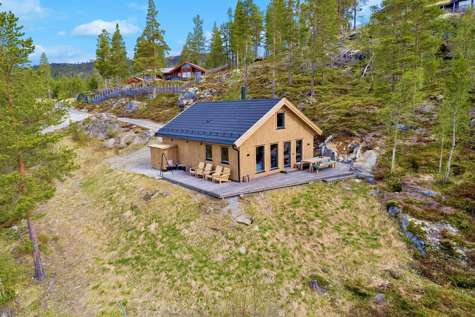 Beliggenhet med umiddelbar nærhet til naturen. Galleribilde