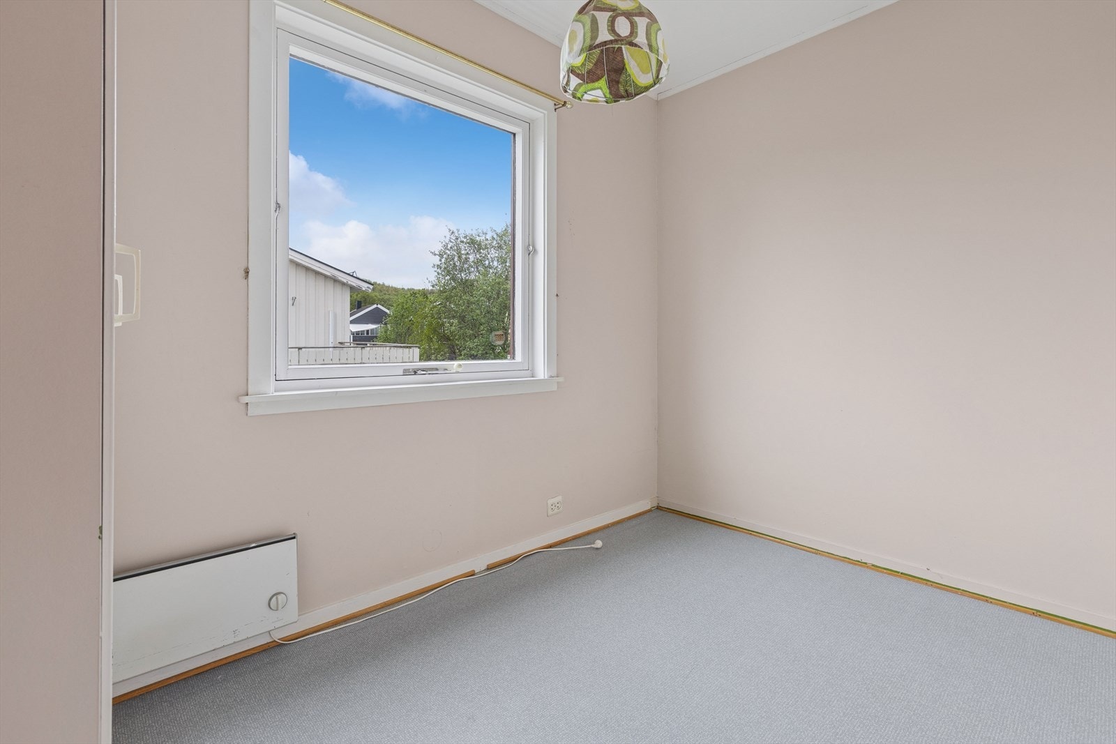 Hovedetasjen inneholder totalt tre soverom. Galleribilde