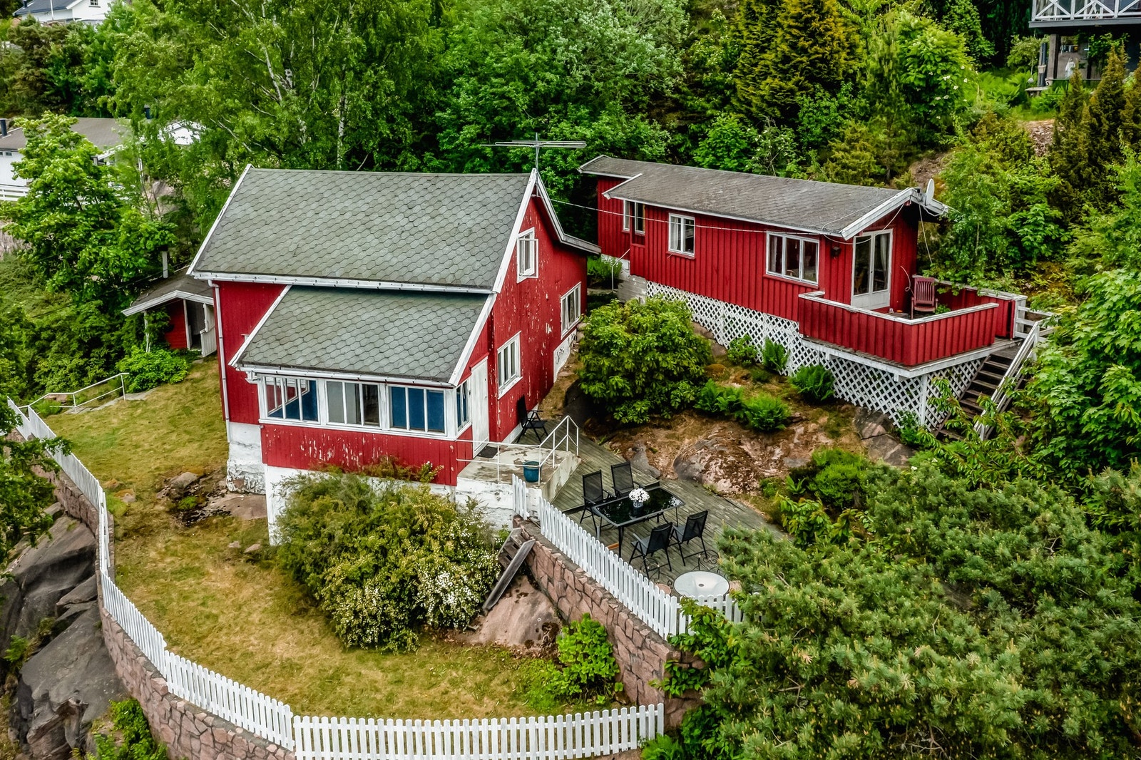 Solrik beliggenhet få meter fra fjorden i første rekke - Skap ditt eget ferieparadis! Galleribilde