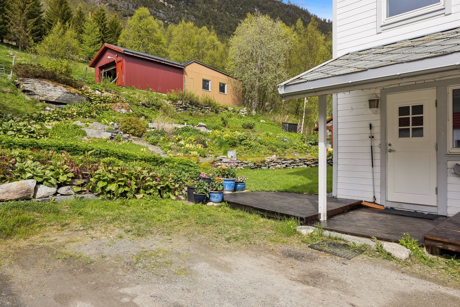 Overbygget inngangsparti. Galleribilde