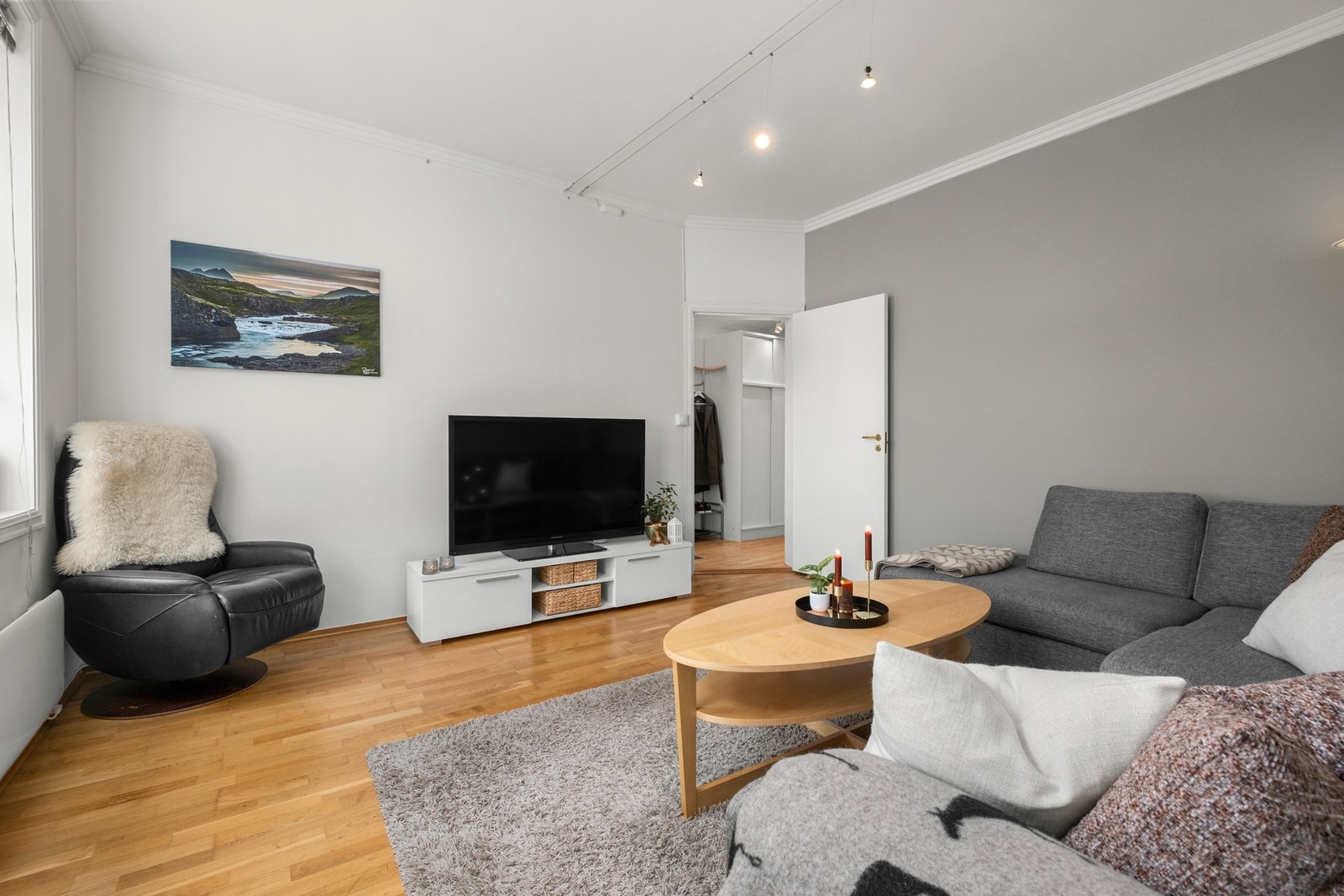 Videre inn er stuen Galleribilde