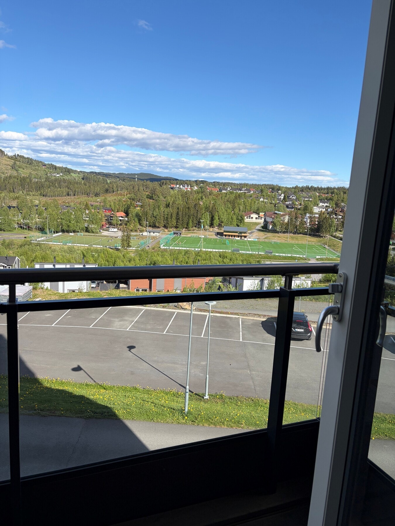 Flott utsyn mot aktivitetsområde på Røyslimoen. Galleribilde