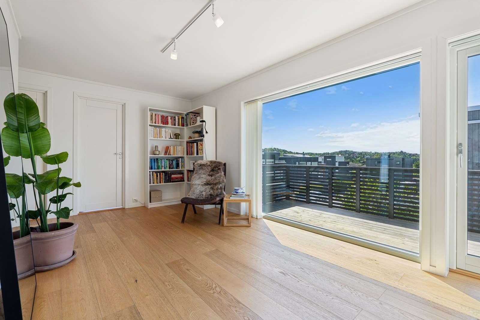 Stuen i tredje etasje gir ekstra fleksibilitet og har utgang til en veranda på 8 m². Galleribilde