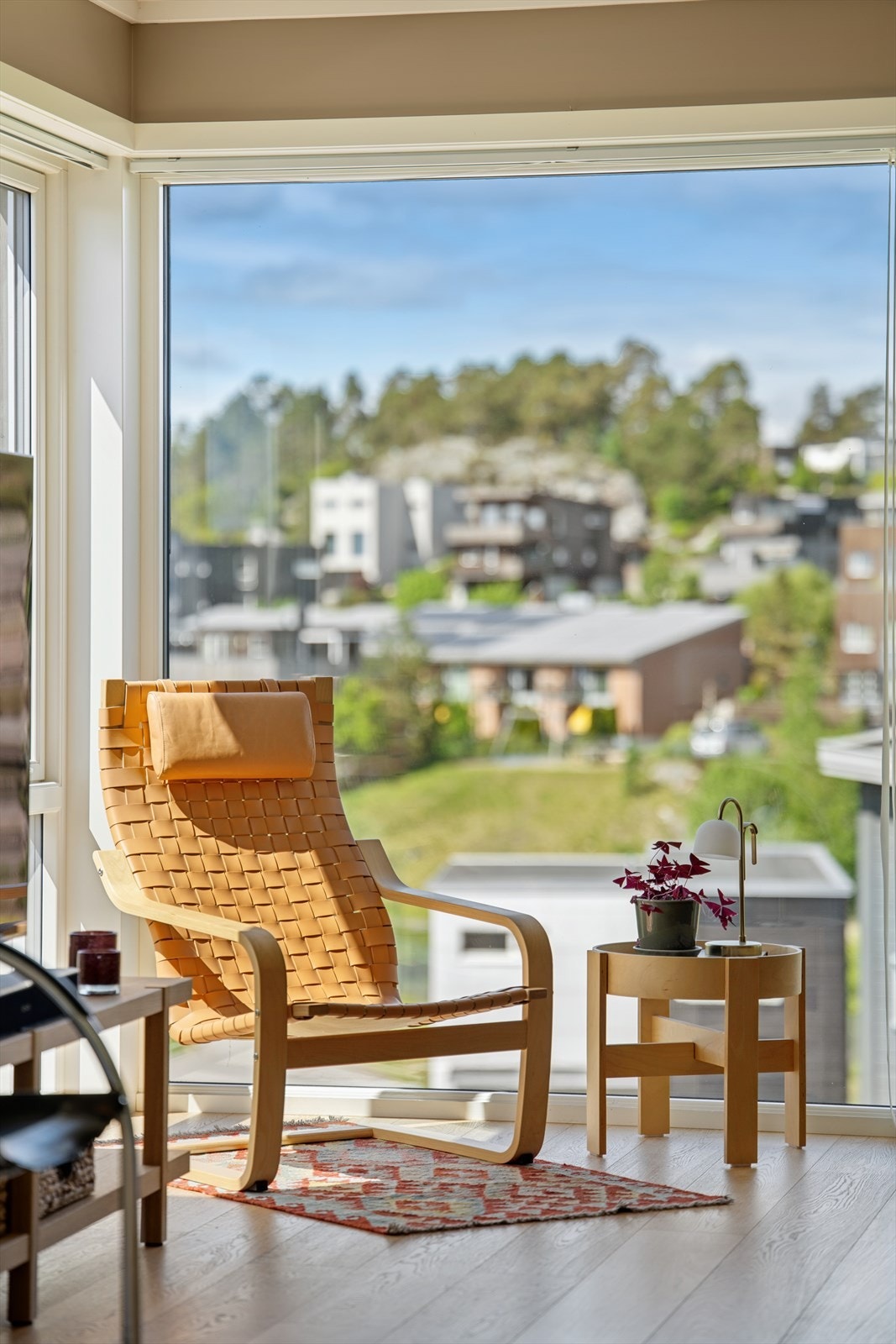 Vinduene i boligen har 3-lags glass, som bidrar til god isolasjon. Galleribilde