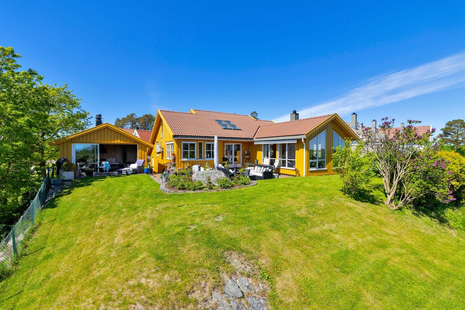Eiendomsmegler Norge ved Kristian Lossius har gleden av å ønske deg velkommen til Bråvanntoppen 65! Galleribilde