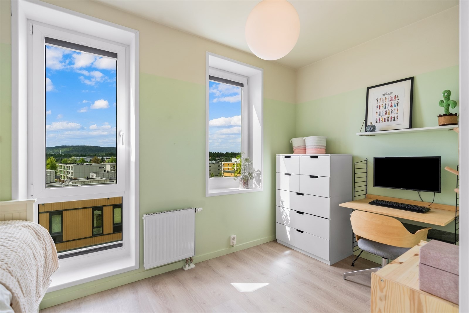 Rommet har plass til seng, nattbord, garderobeløsning og evt. skrivebord. Galleribilde