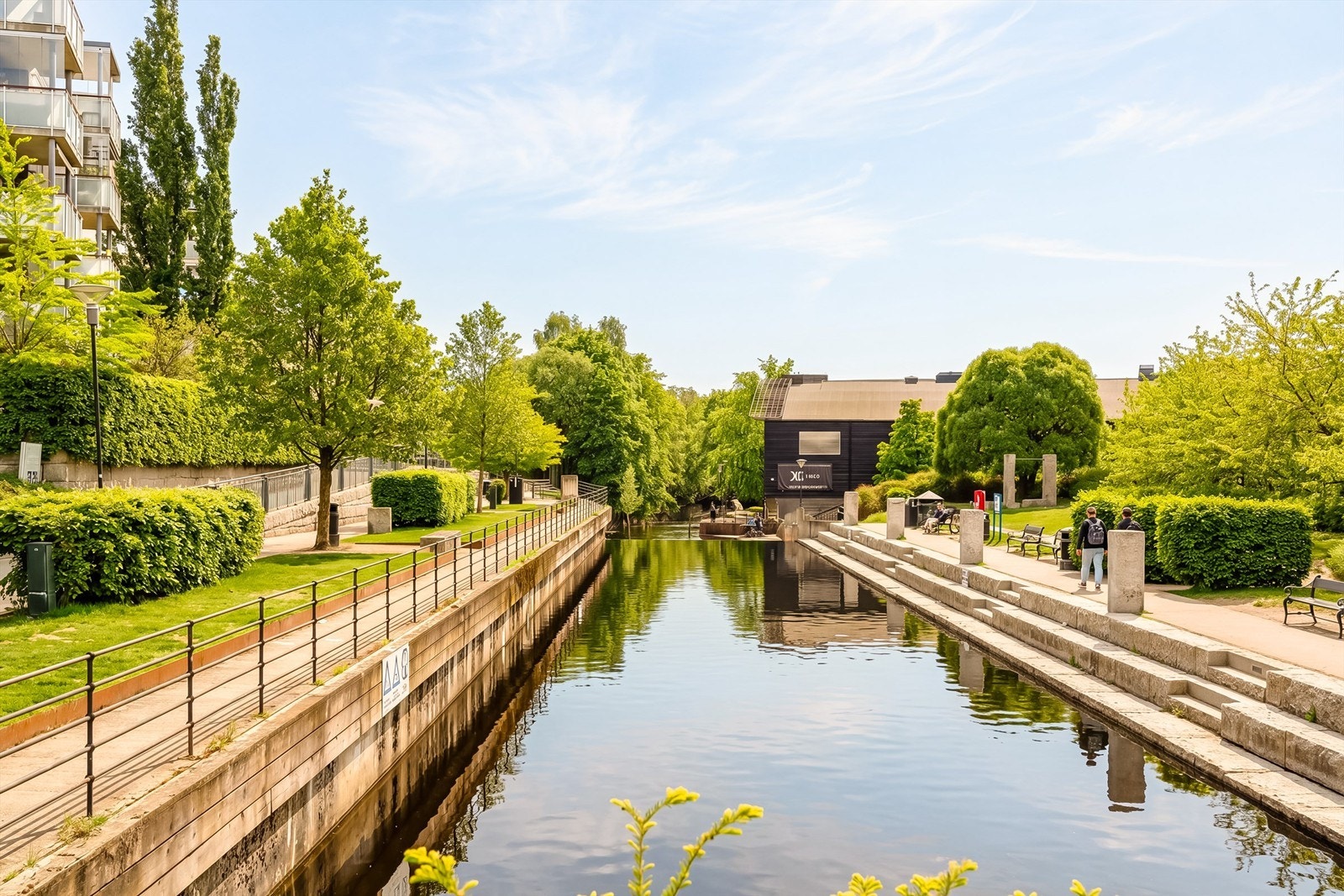 Her bor du urbant og idyllisk langs Akerselva med badeplasser, turstier og friområder rett utenfor døren. Foto: Chris Borowiak Galleribilde