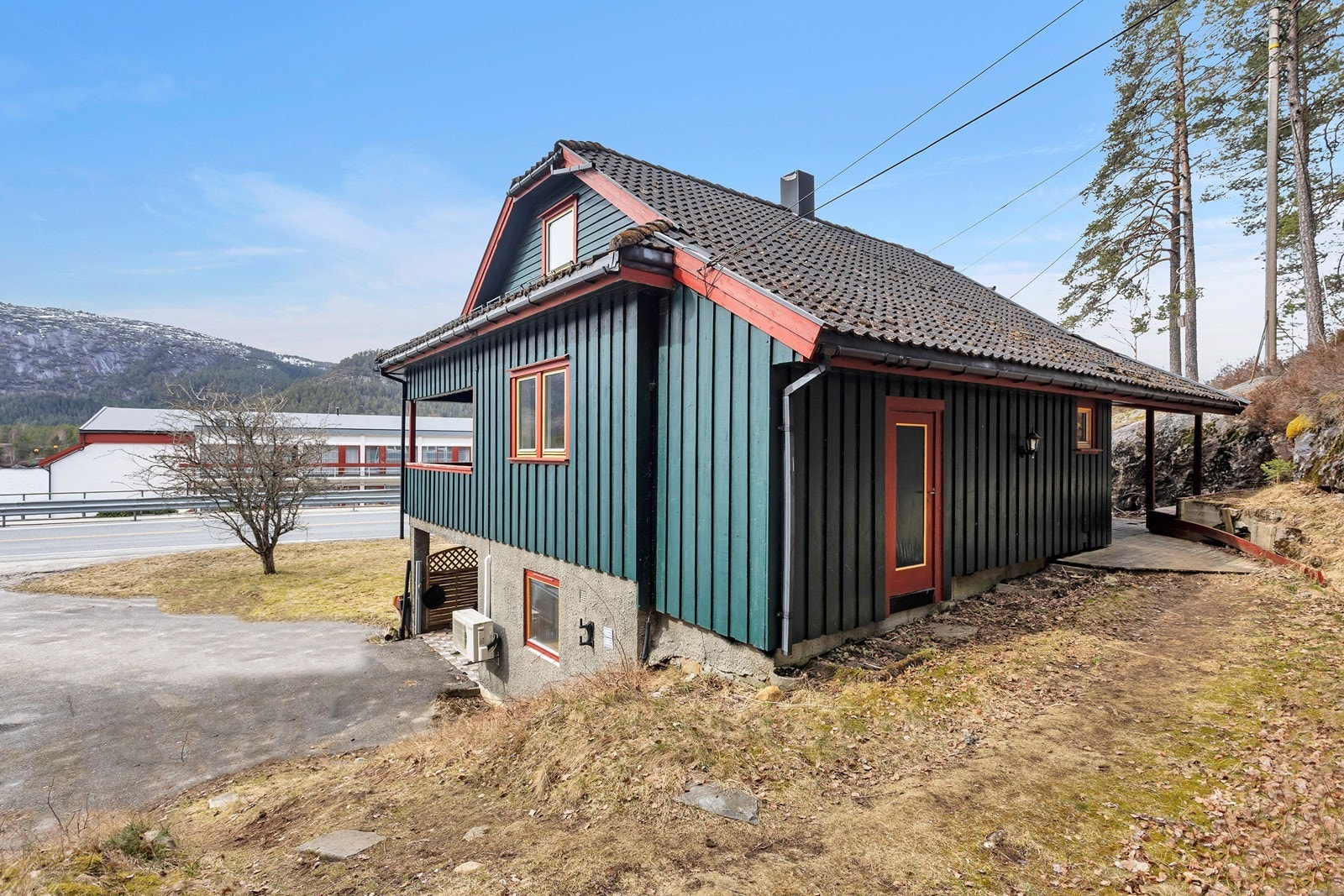 Bod med egen inngang på baksiden Galleribilde