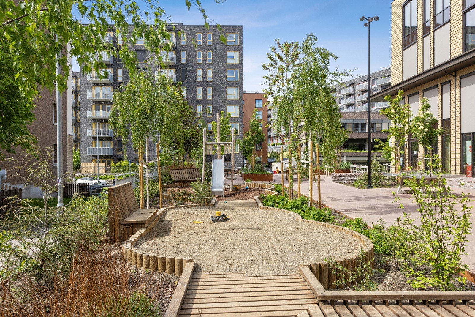 Boligen ligger velstelte omgivelser Galleribilde