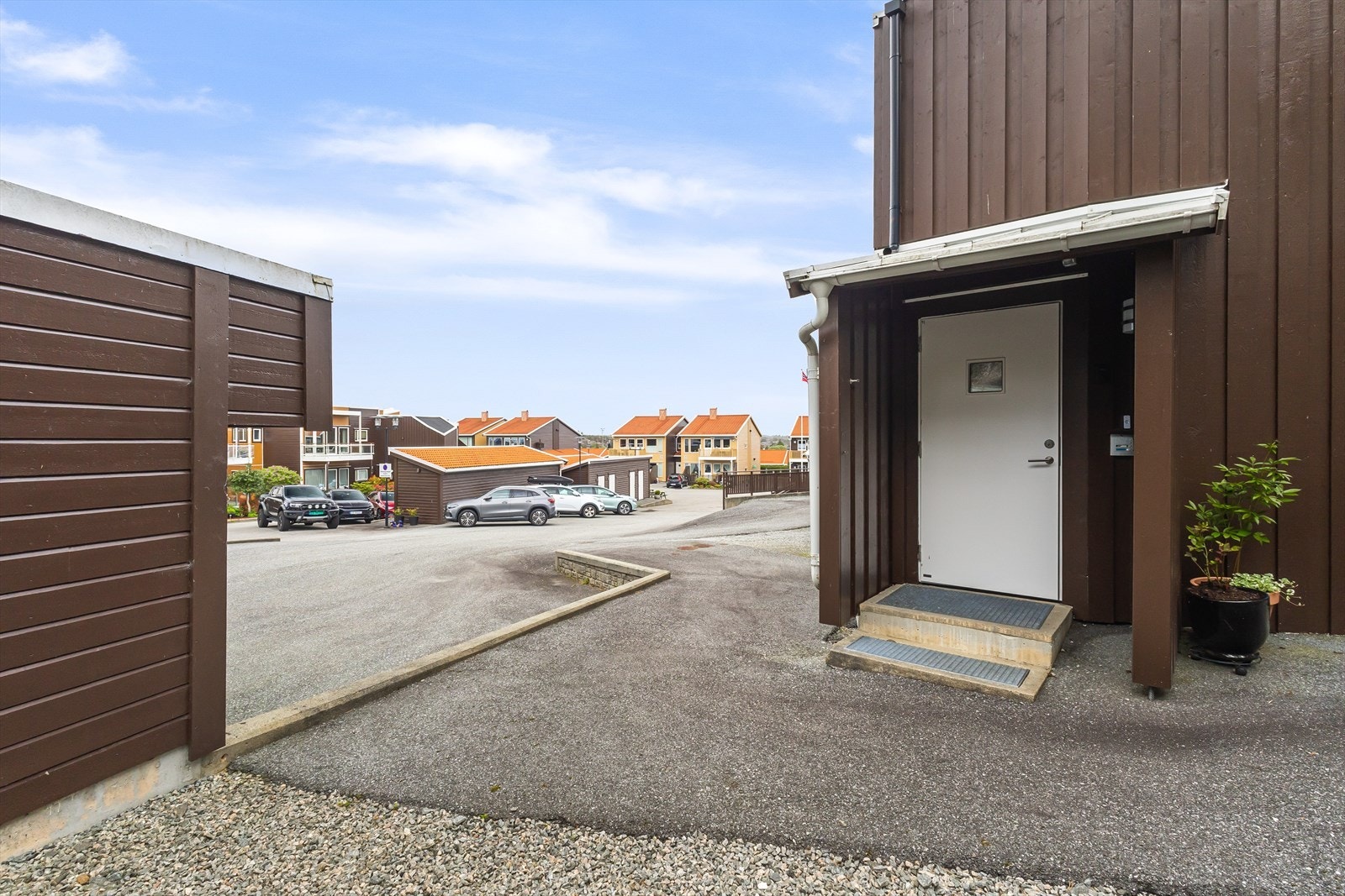 Trivelig felles inngangsparti Galleribilde