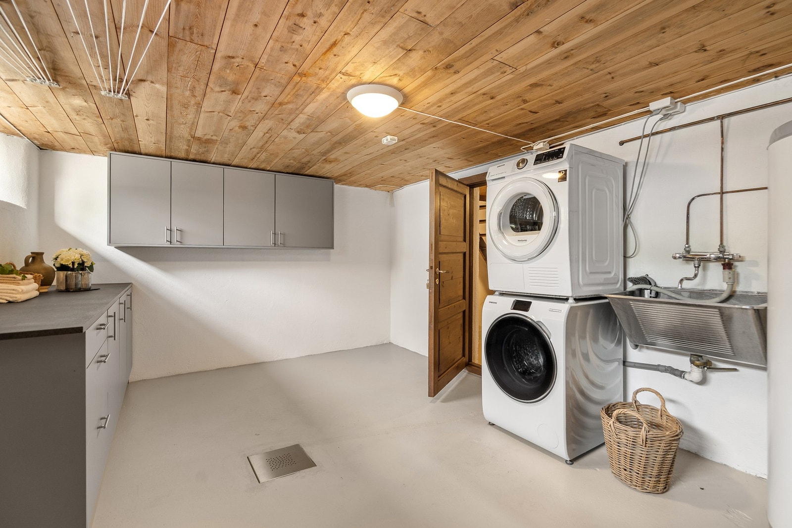 stort vaskerom Galleribilde