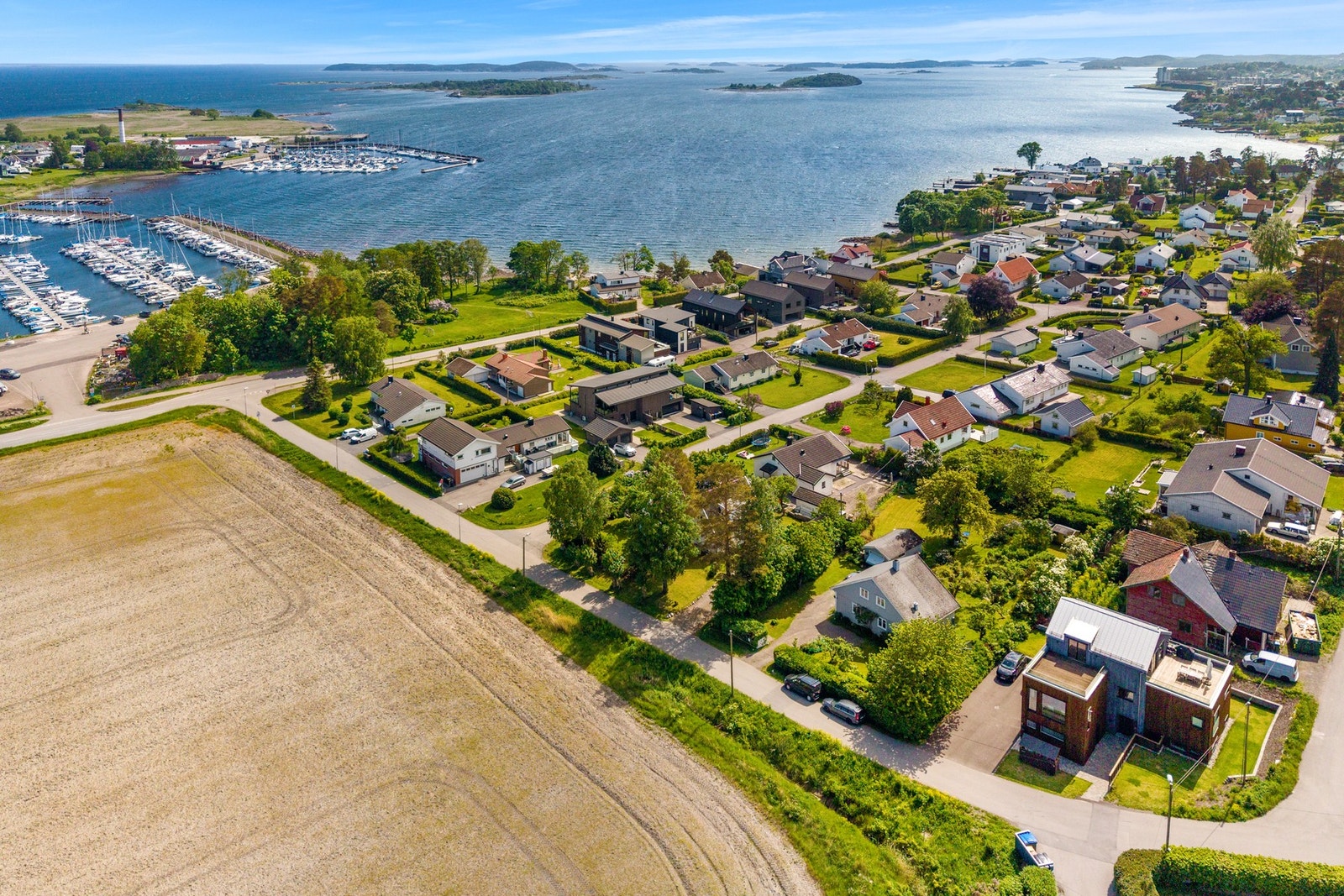 Sjø og strand i umiddelbar nærhet Galleribilde