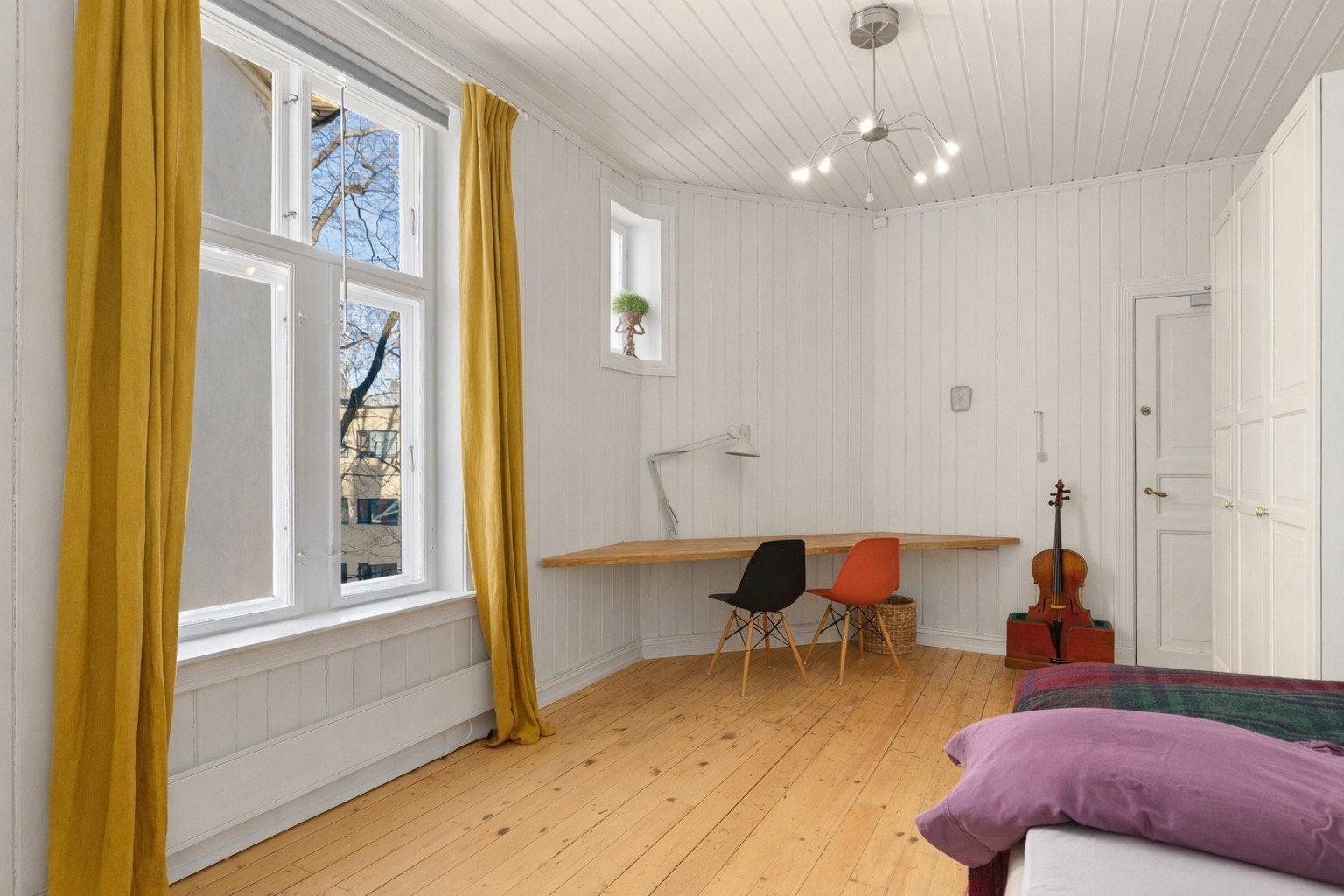 Soverom IV med utgang til baktrapp Galleribilde