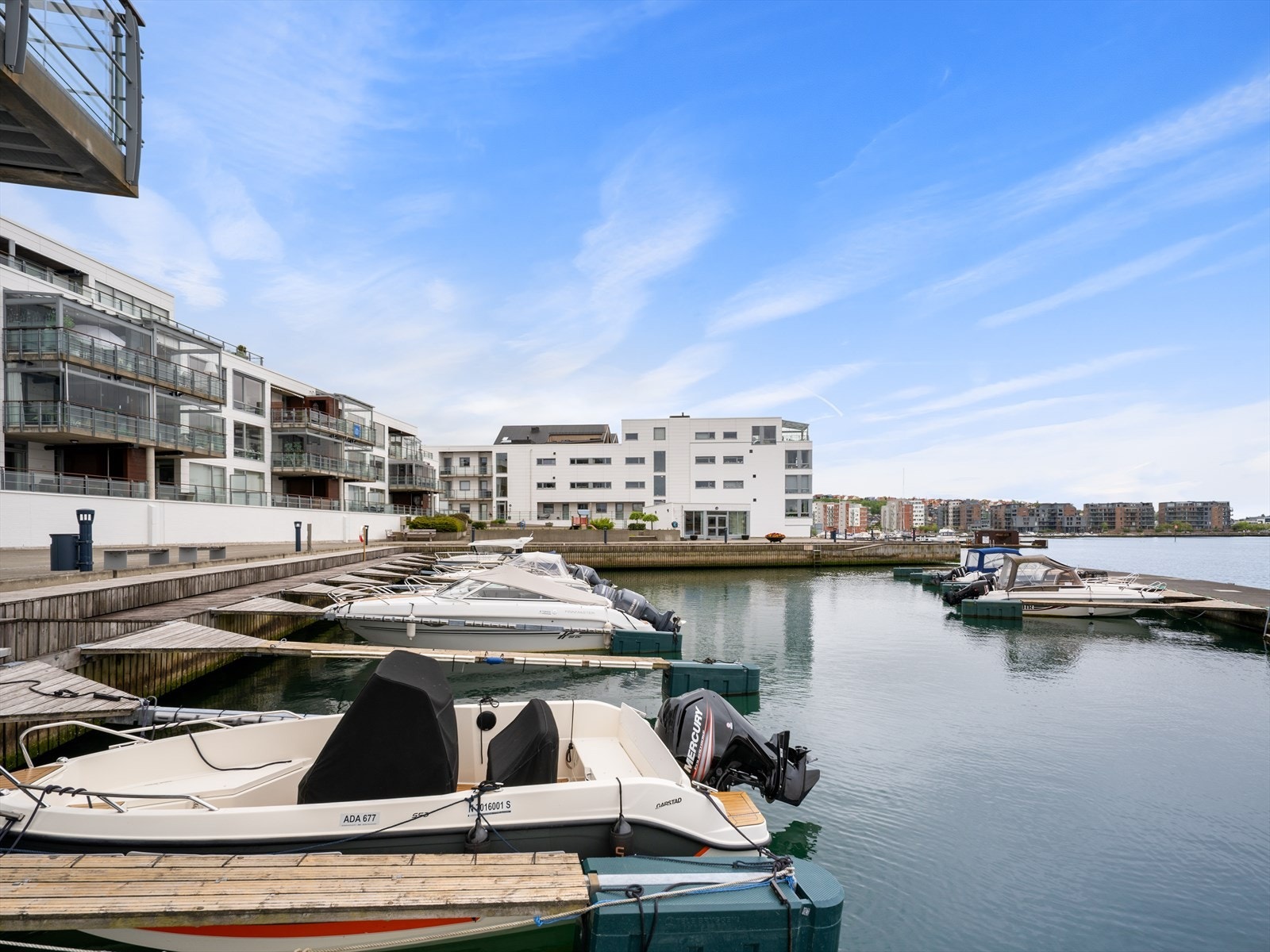 Sameiet har flott fellesområde med lokale på bryggekanten som beboerne kan leie til selskap og gjesteovernatting. Galleribilde