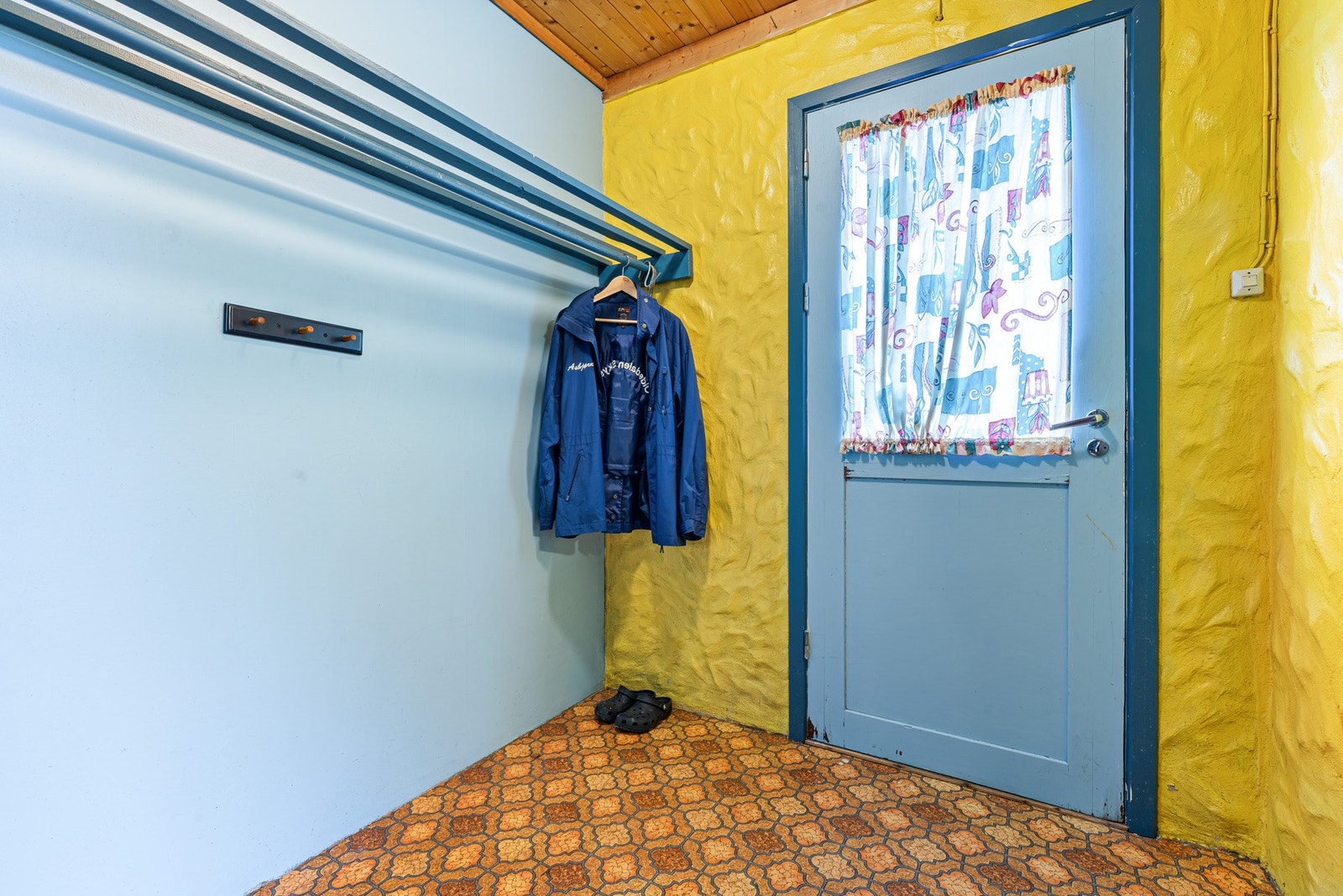 Egen inngang til kjeller Galleribilde