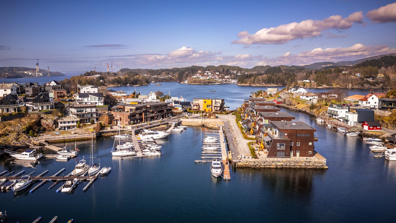 - Mathopen Marina ligger i kort avstand fra eiendommen og bidrar til områdets attraktive og maritime preg med småbåthavn og sjøliv - Galleribilde