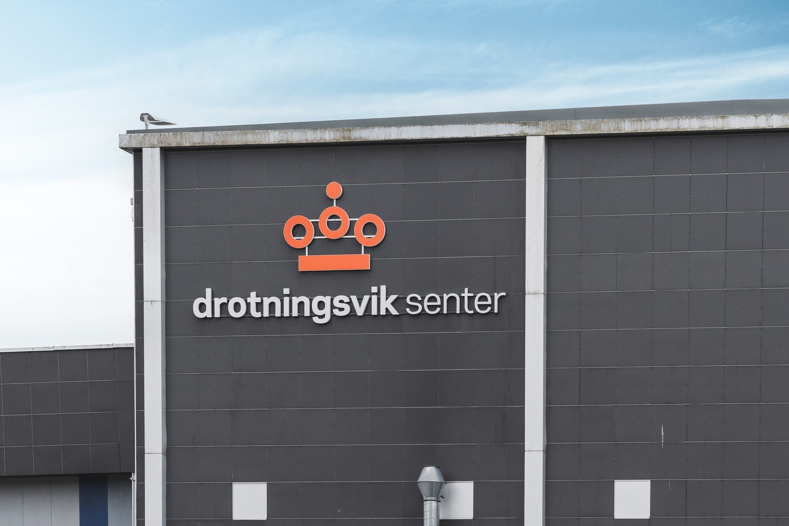 Kort kjøretur til Drotningsvik senter. Galleribilde