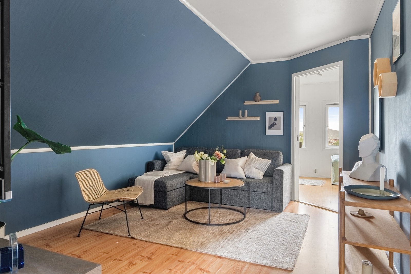 Trivelig loftsstue på 13,8 kvm. Galleribilde