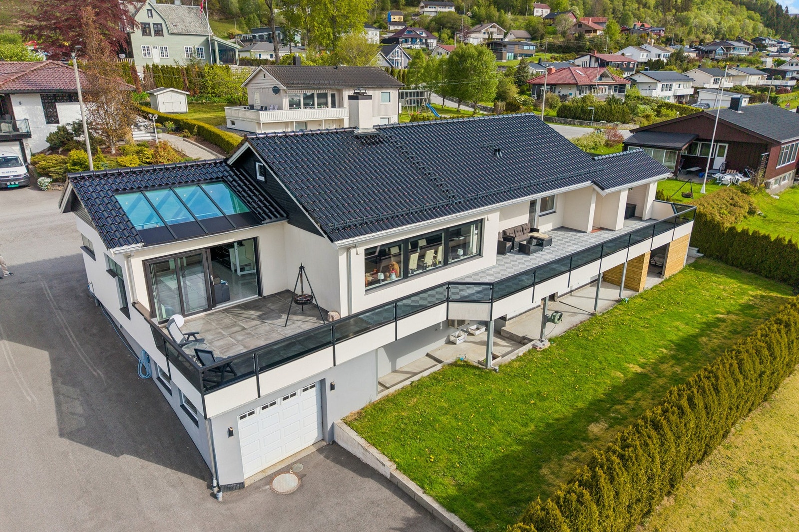 EiendomsMegler1 ved Martin Grodås Alnes har gleden av å presentere Hovlidvegen 7! Foto av Svein Olav Humberset v/EFKT Galleribilde