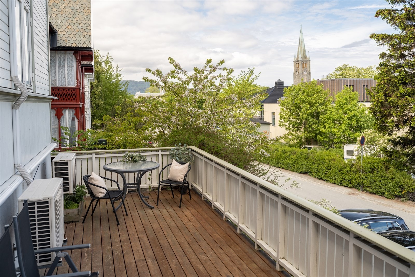 Felles terrasse har i likhet med balkong solen fra ettermiddagen til kvelden. Galleribilde