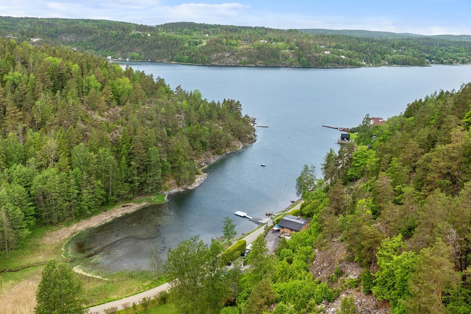 Flotte utsyn mot sjø og kystlandskap Galleribilde