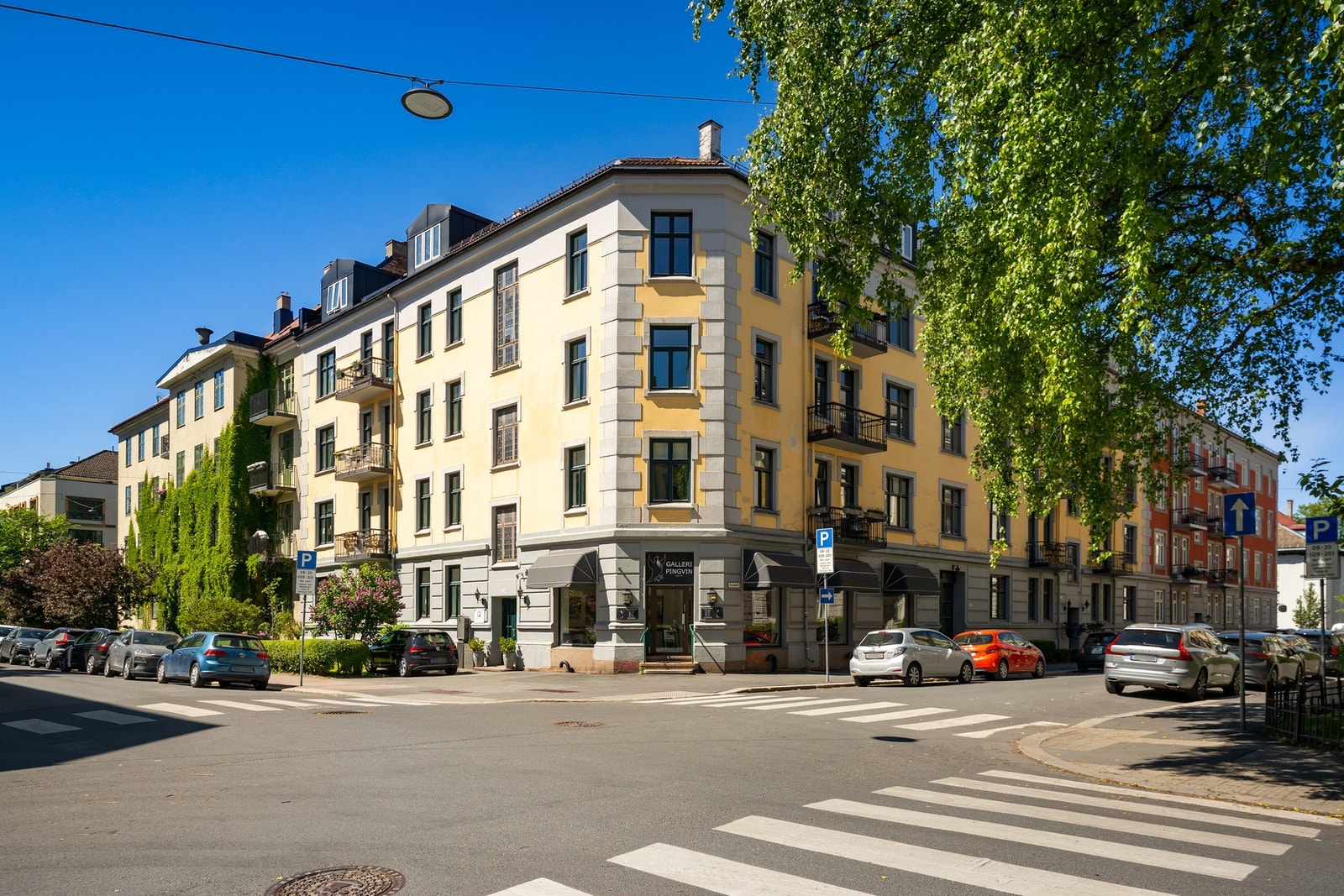 Leiligheten har et fantastisk utgangspunkt for aktiv bruk av alle byens tilbud. Her vil du trives! Galleribilde