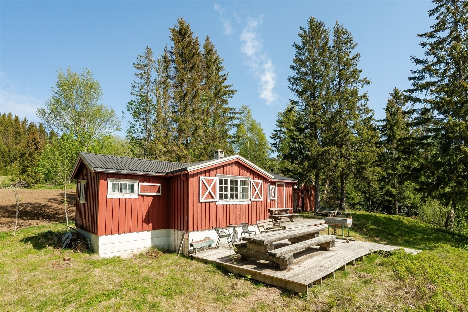 Terrassen er på ca. 30 m², her vil du ha muligheten til å skape ditt eget fristed. Galleribilde