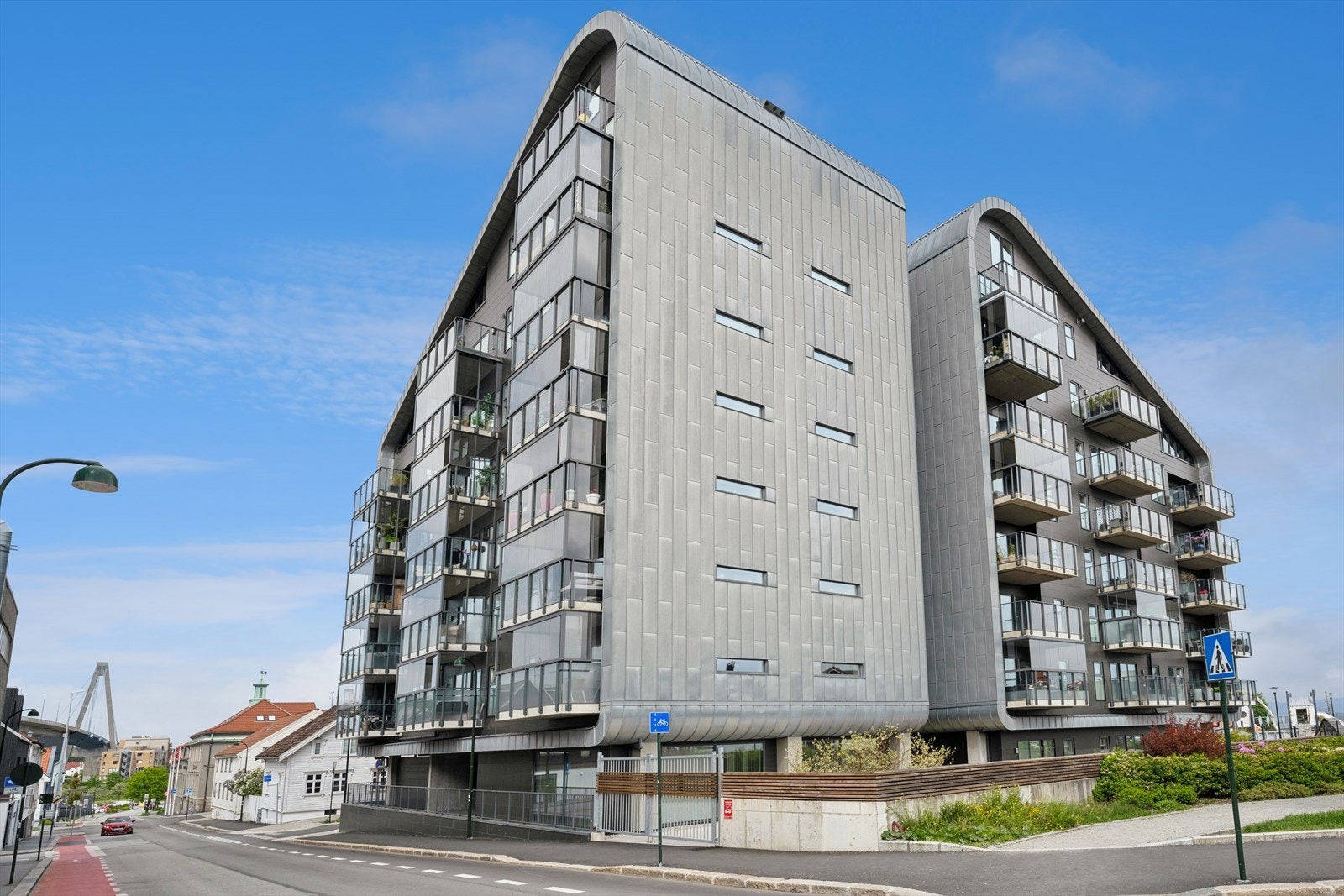 Eiendommen er en del av Sameiet Tielvene, som består av 38 seksjoner fordelt på to blokker. Galleribilde