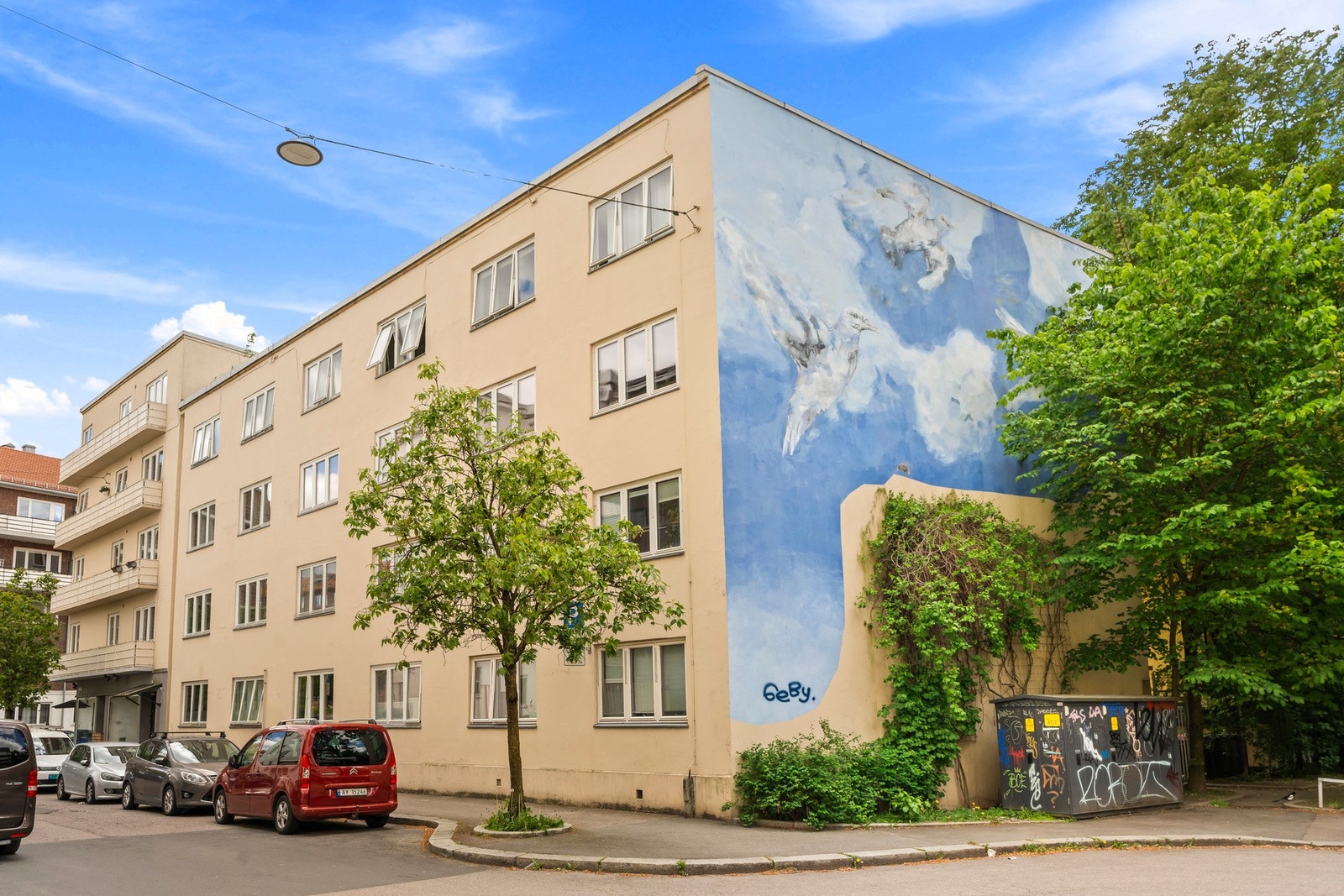 Gruegata 23 ligger rolig og skjermet til innerst i blindvei. Galleribilde
