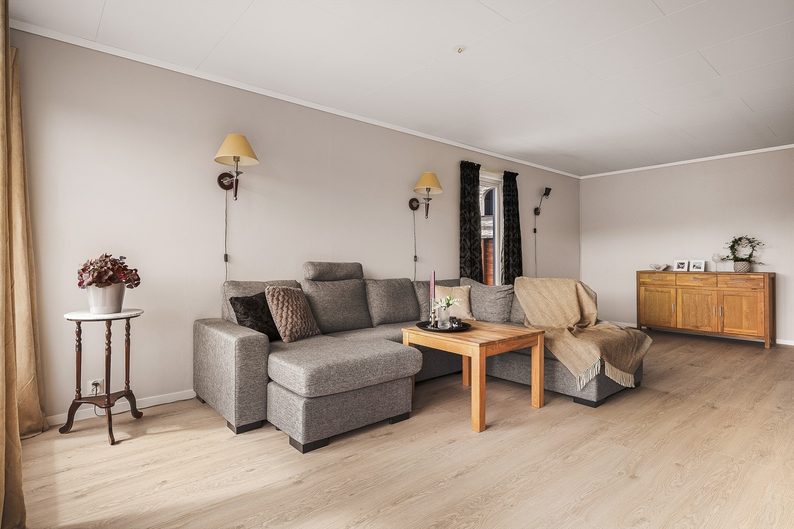 Her kan man virkelig innrede etter eget ønske, med god plass til både sofa og sittegruppe. Galleribilde