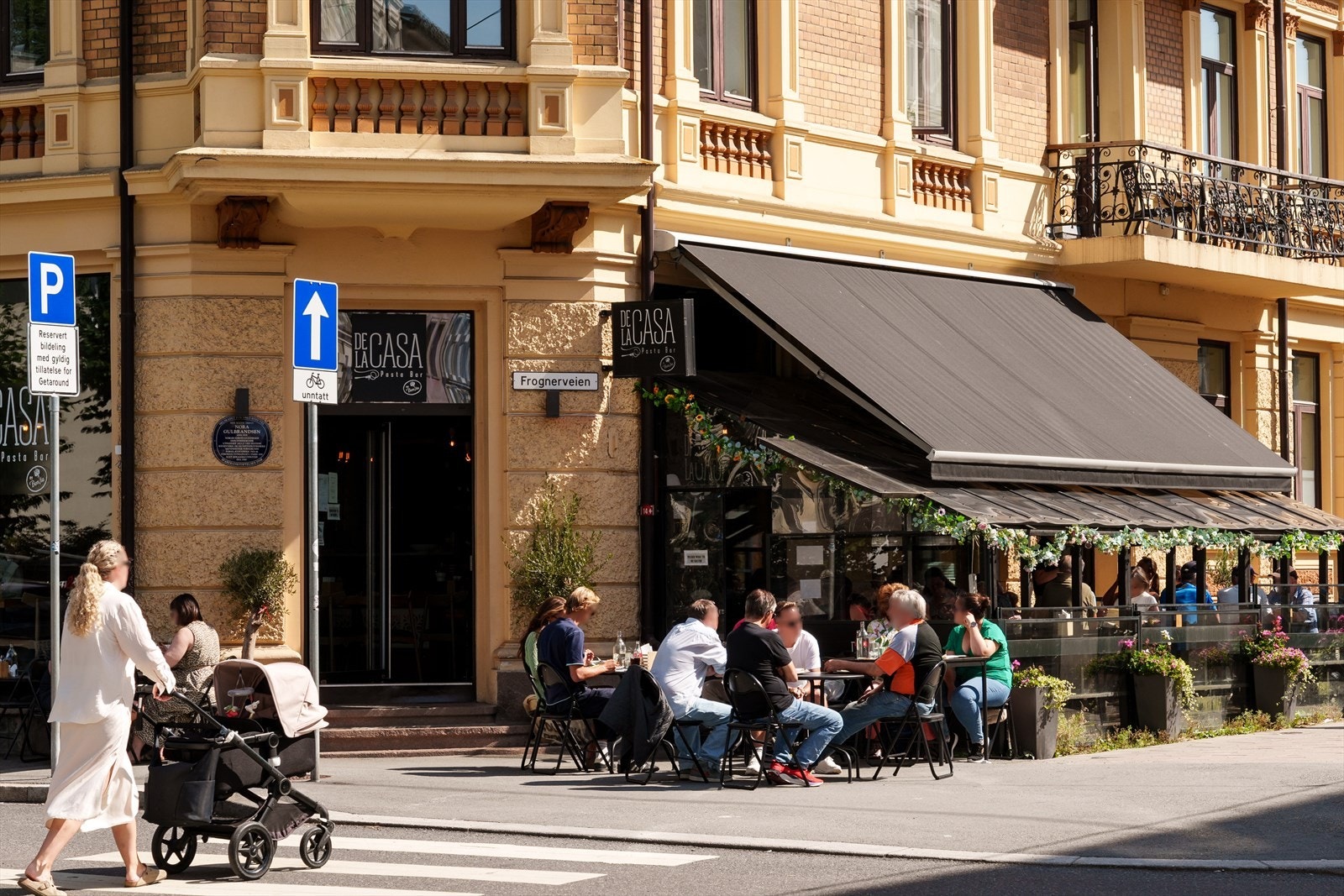 De La Casa Pasta & Wine Bar Galleribilde