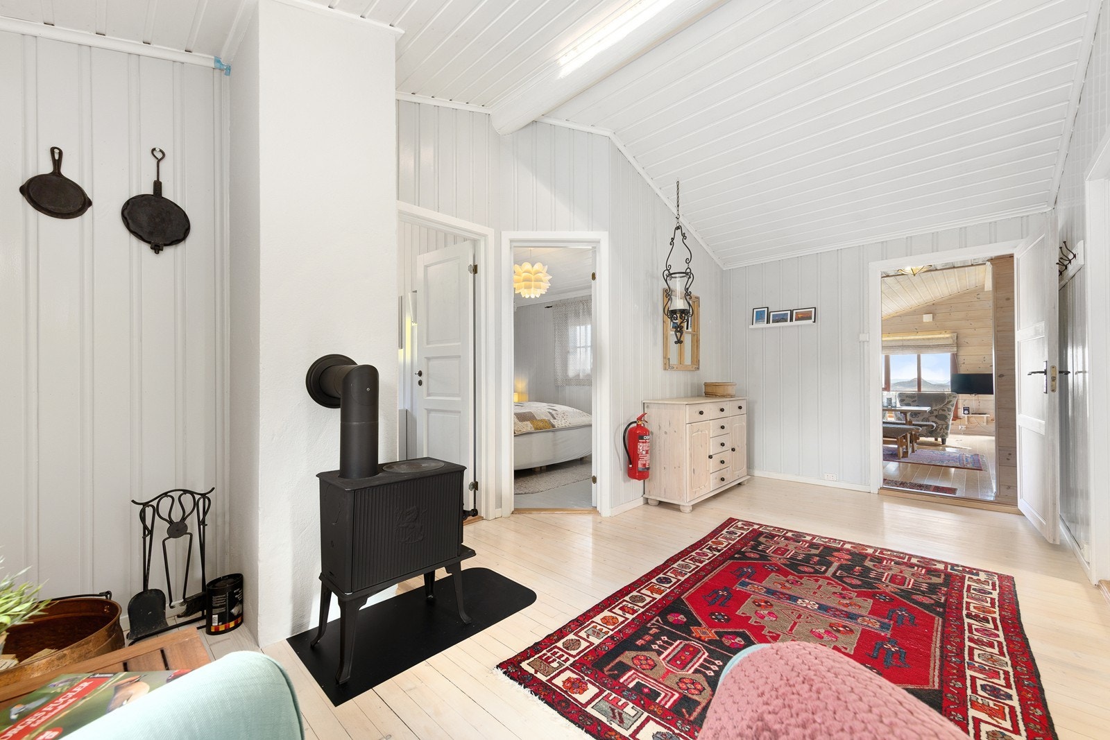Hytta har en adskilt soveromsavdeling som gir en fin soneinndeling. Galleribilde