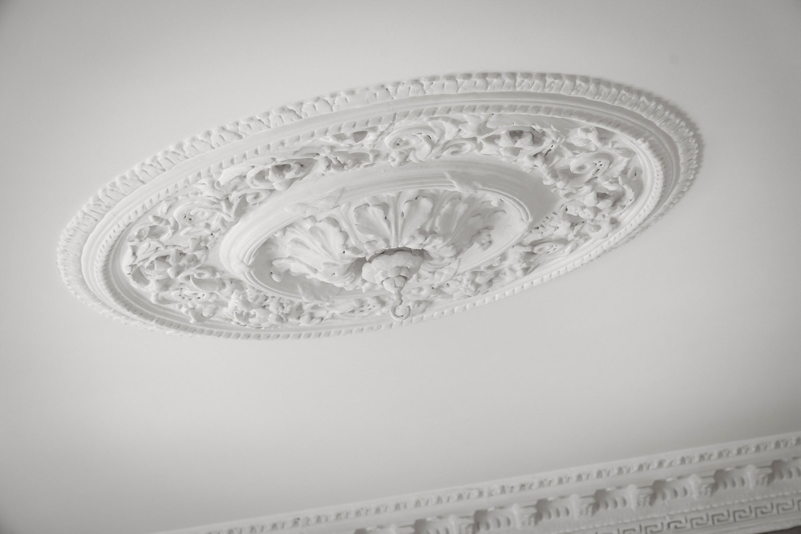 Detalj av den originale takrosetten. Galleribilde