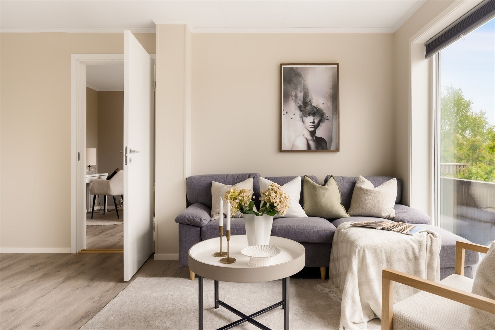 Hele leiligheten innehar et moderne uttrykk og flotte fargevalg. Galleribilde