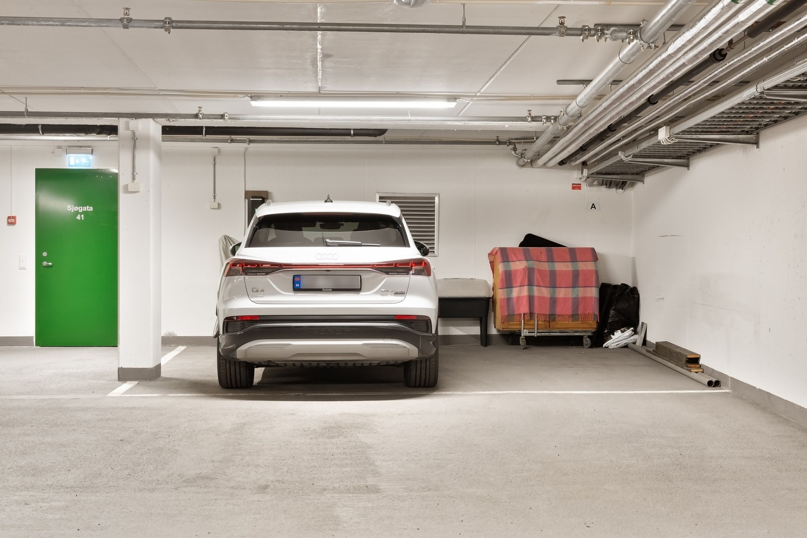 Det er montert elbil lader på plassen Galleribilde