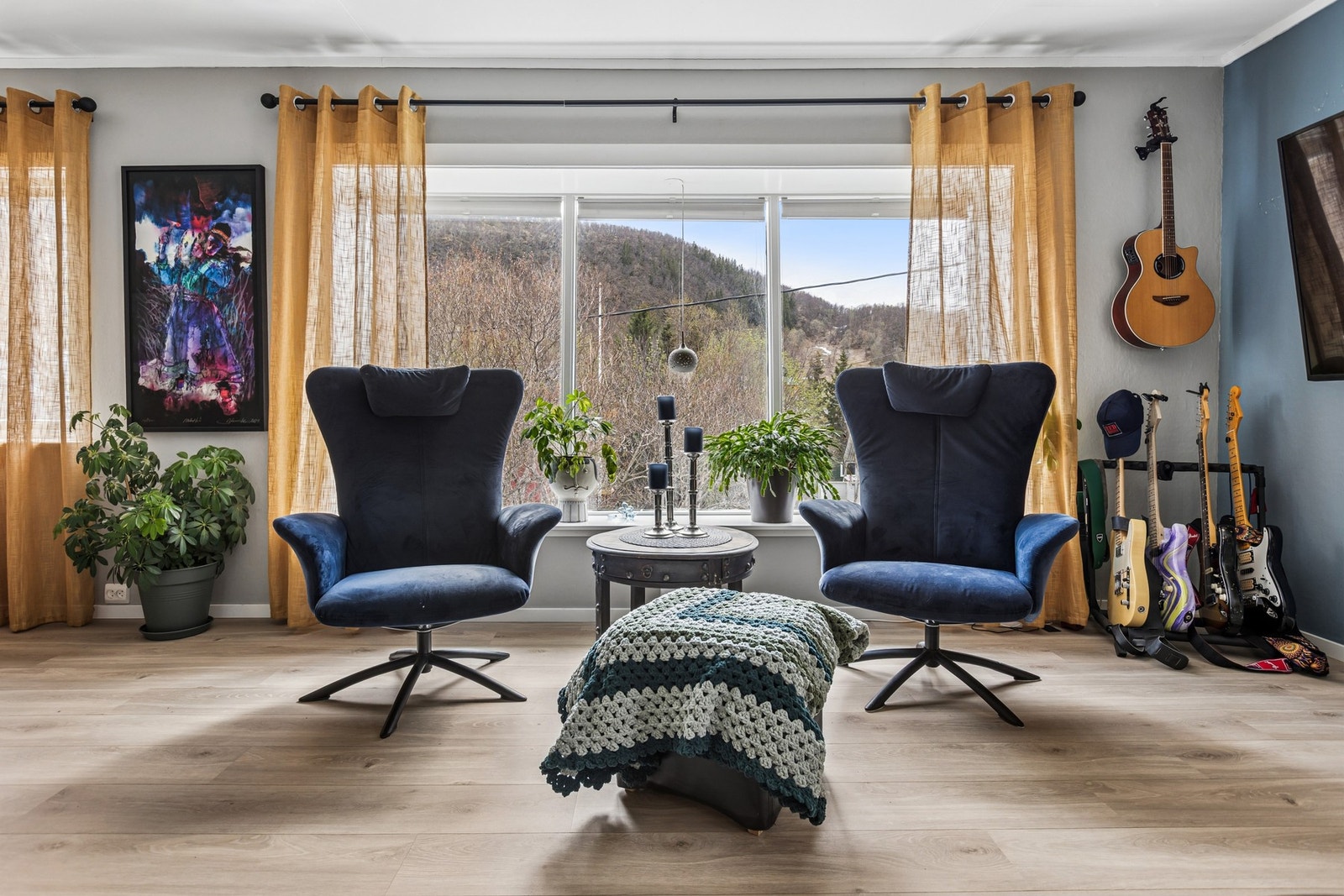 Vinduene i boligen har hovedsakelig 3-lags isolerglass Galleribilde