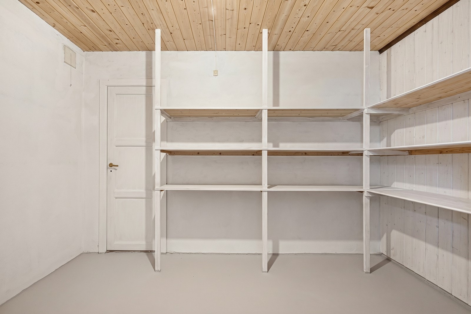 Romslig bod innenfor vaskerom Galleribilde