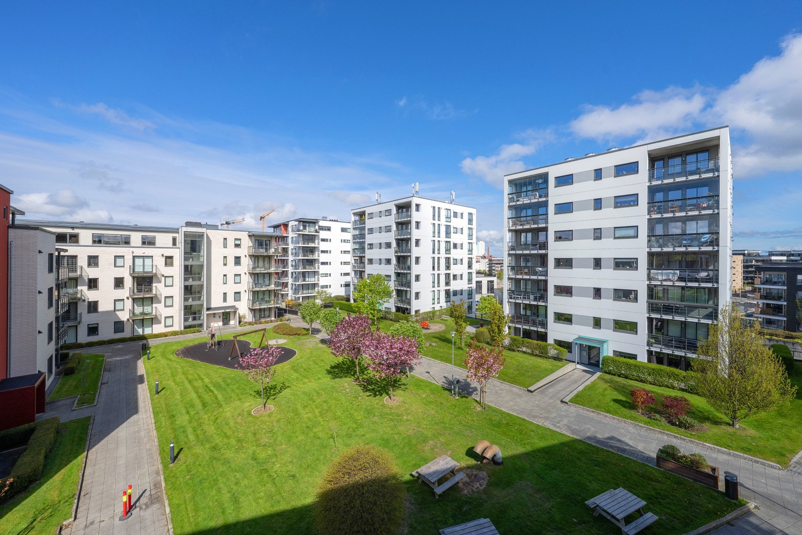 Her får man nydelige solnedganger da balkongen vender mot vest. Galleribilde