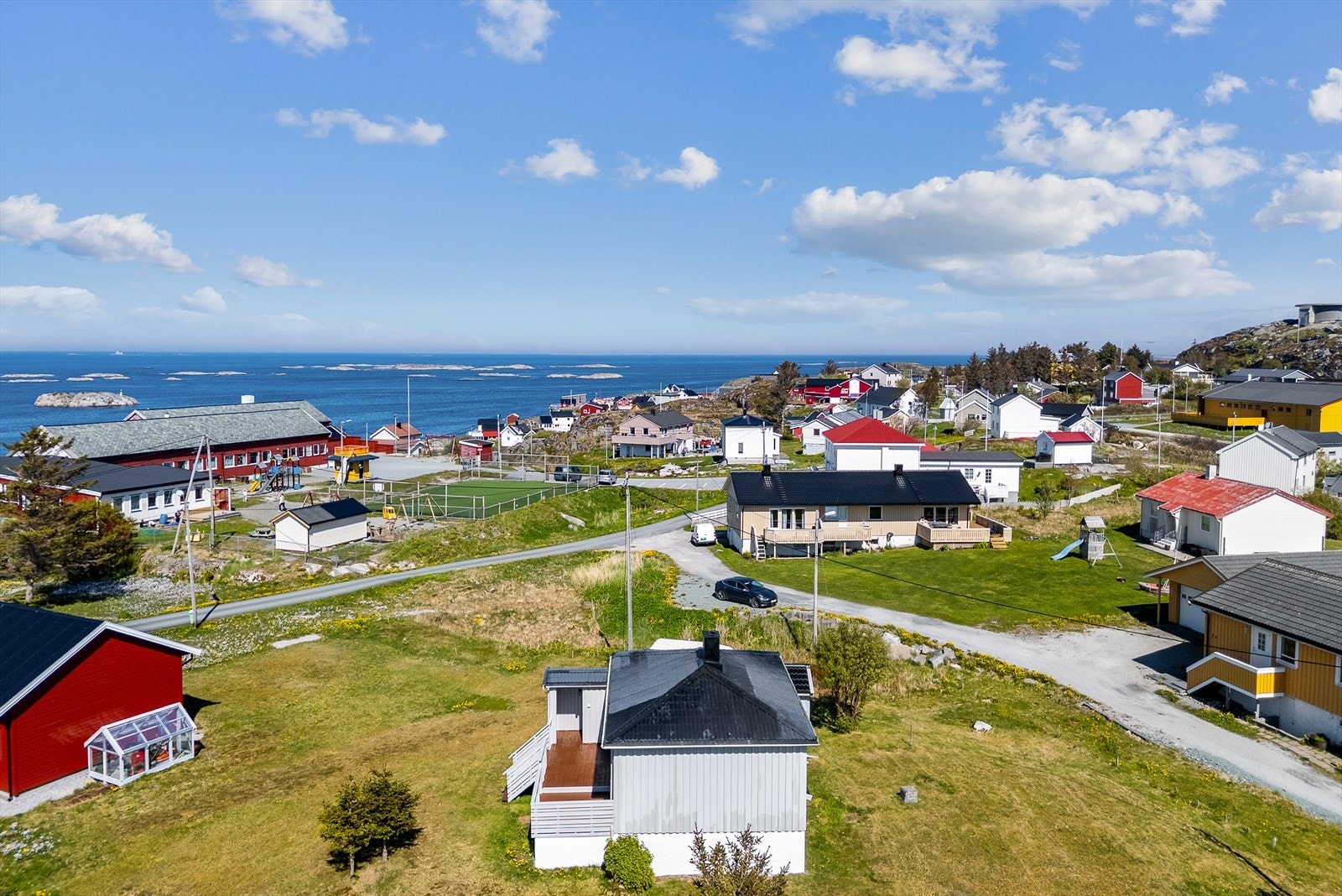 Om sommeren byr området på fantastiske muligheter for båtturer rundt øyrekka. Galleribilde
