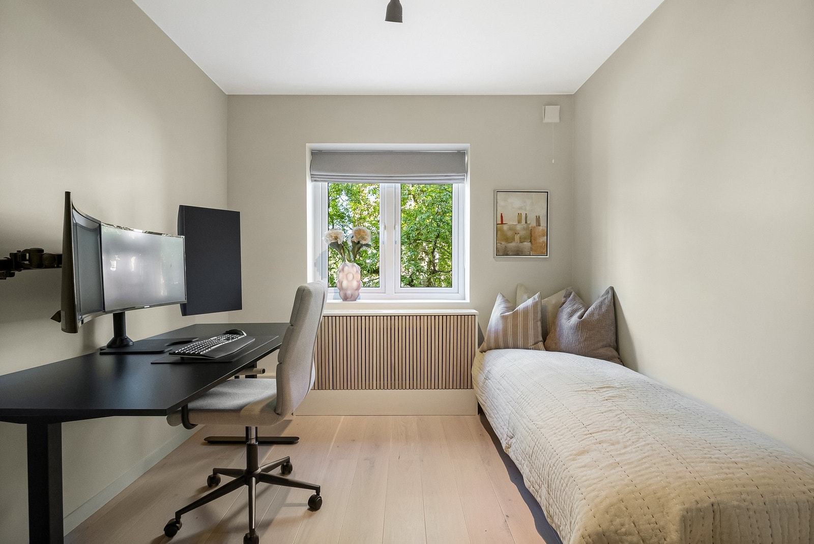 Praktiske rom som passer perfekt som barnerom, gjesterom eller hjemmekontor - tilpasset ulike behov. Galleribilde