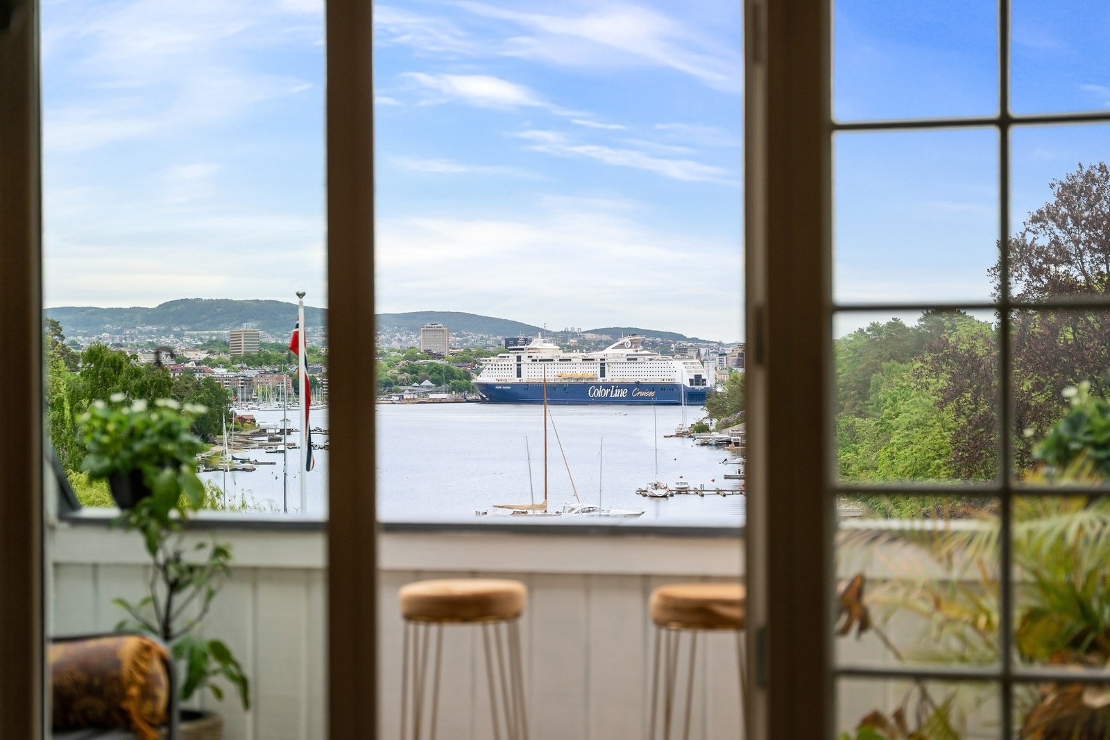 Upåklagelig utsikt fra loftetasjen . Galleribilde