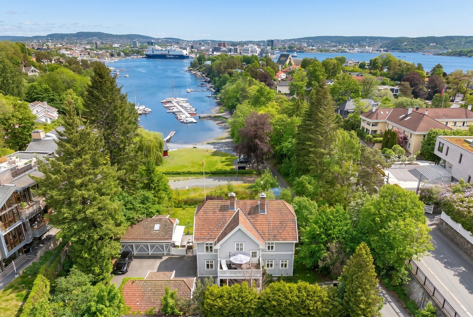 Fantastisk utsyn over Langviksbukta mot Filipstad og Frognerstranda. Galleribilde