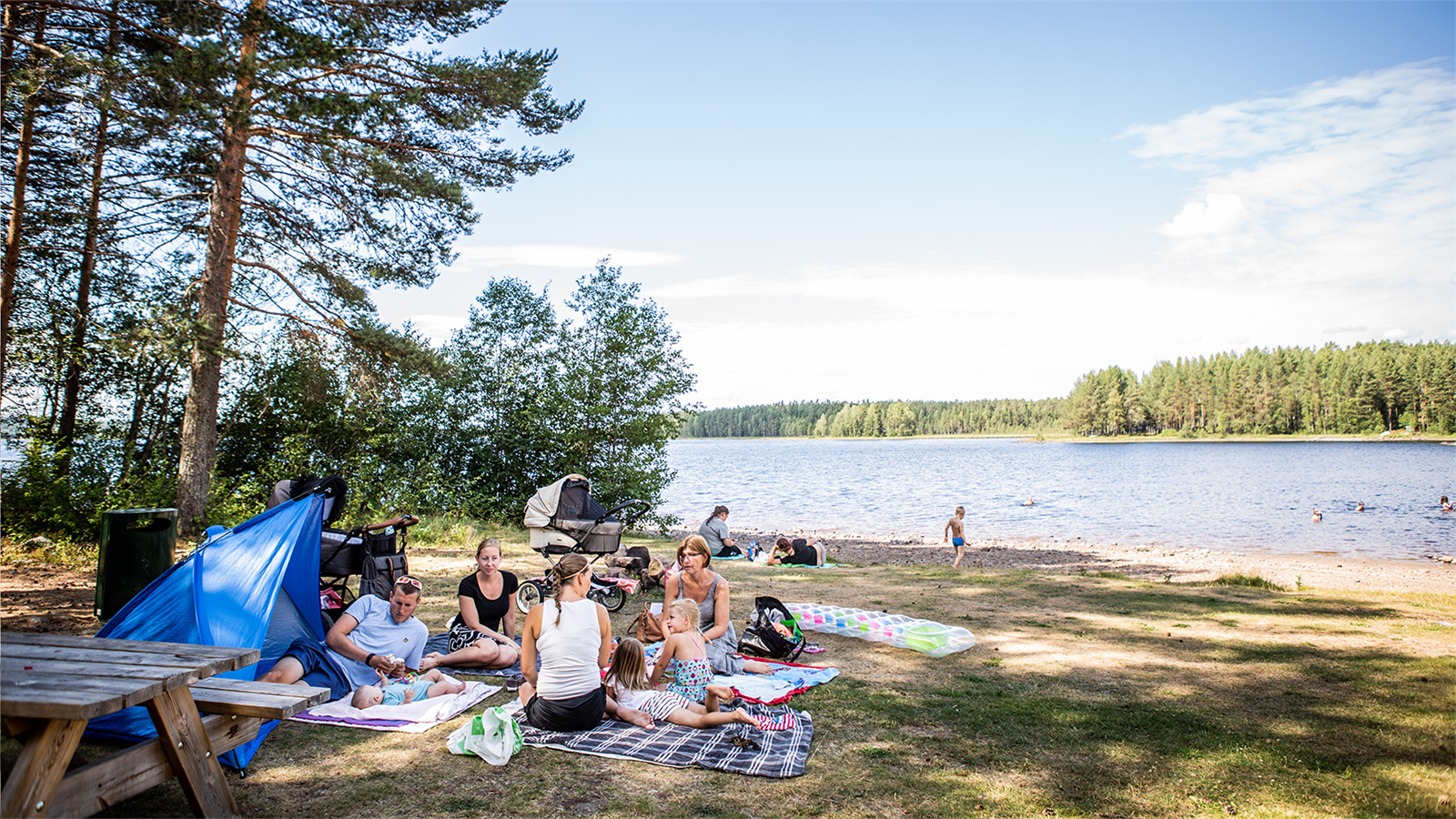 Haverbekkvika, et yndet mål for et ettermiddagsbad. Galleribilde