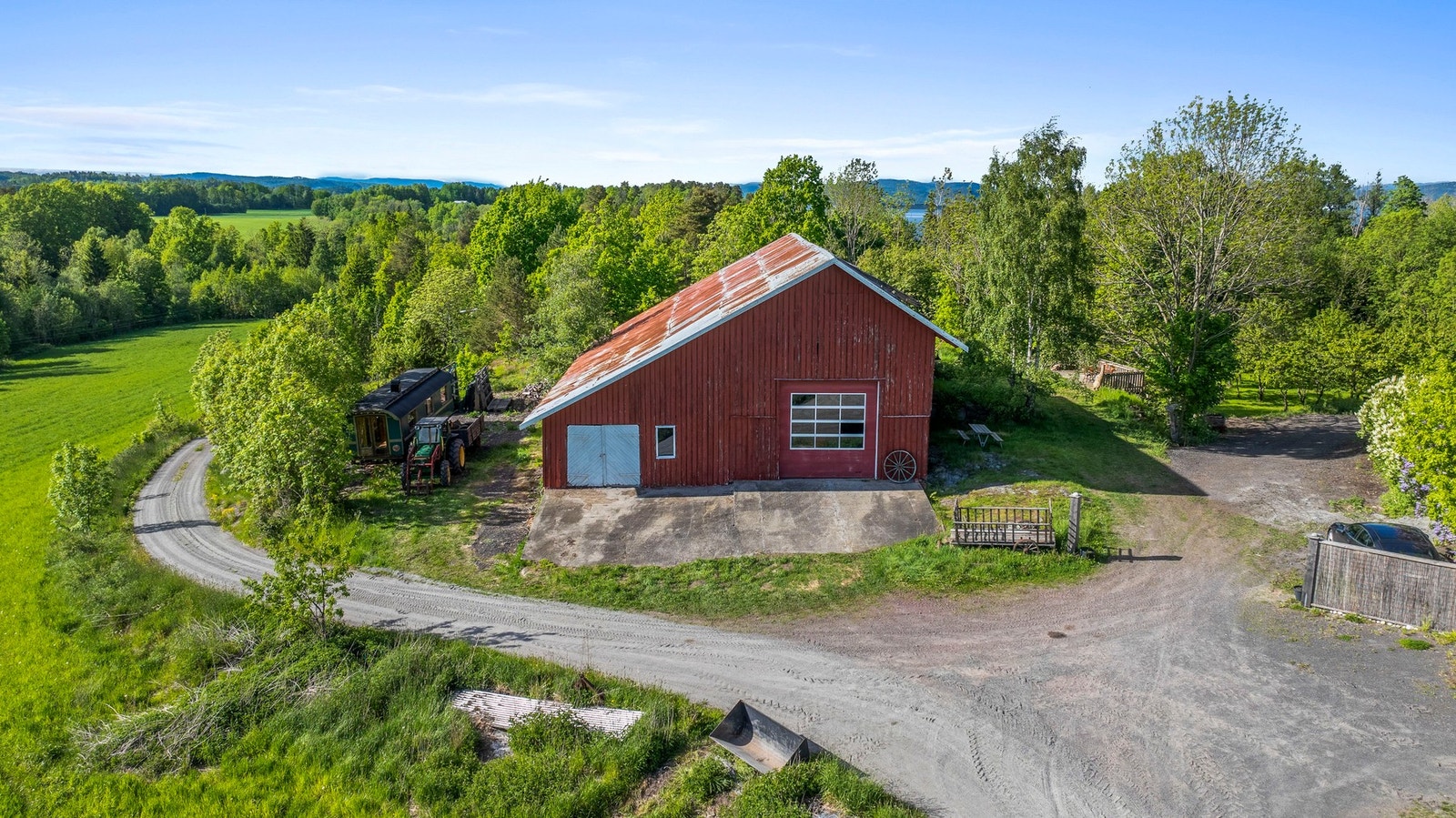 Låve med verksted, lagring og muligheter for selskaper. Galleribilde