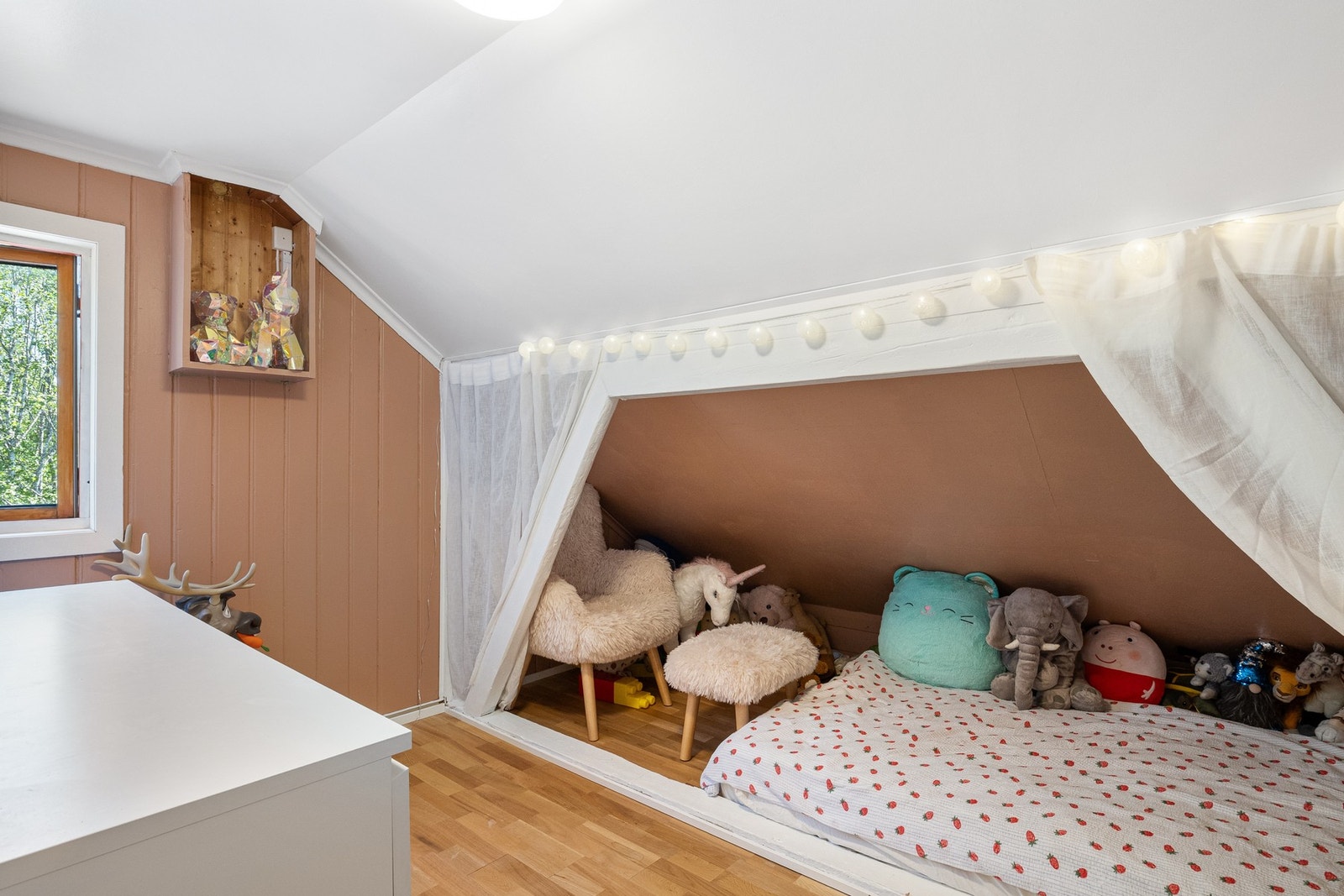 Loftsetasjen har 2 soverom. Galleribilde