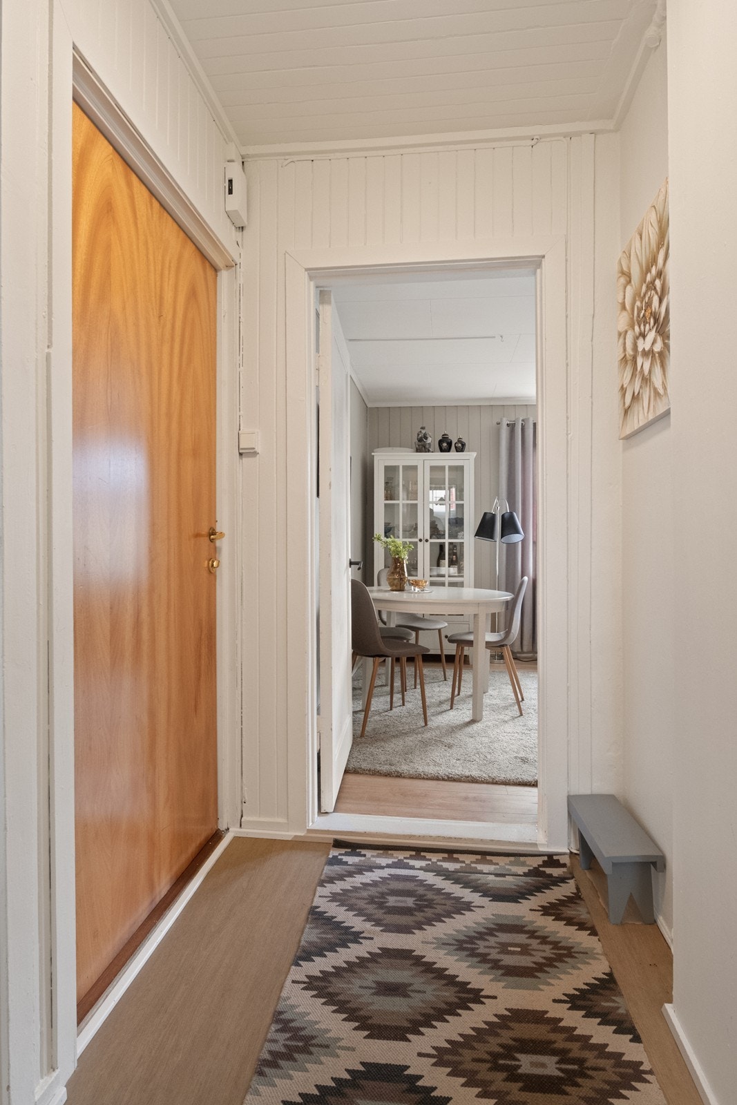 Leilighet 1, 1. etg: Gang/ entrè sett mot stue. Galleribilde